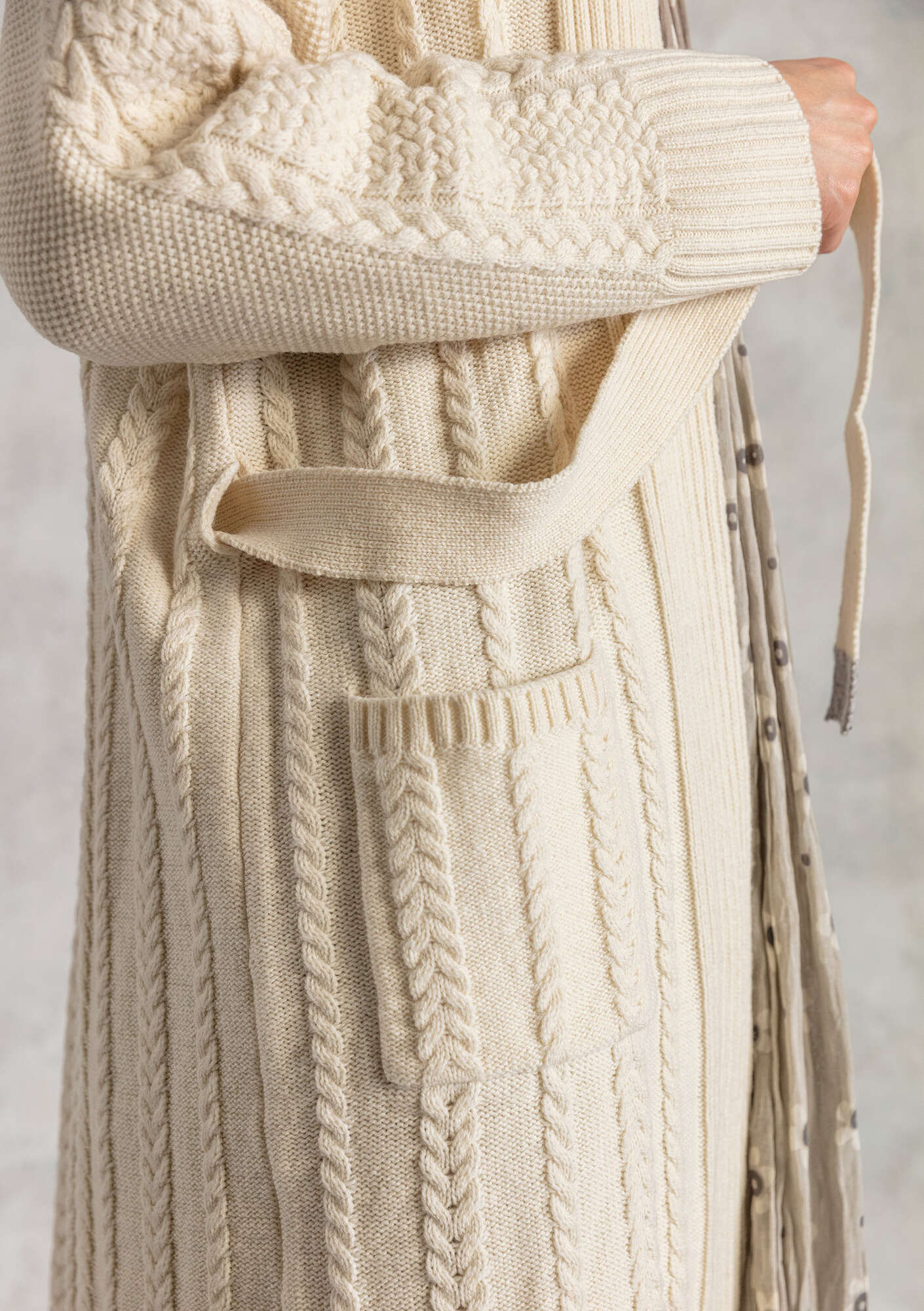 Long cardigan in lambswool undyed