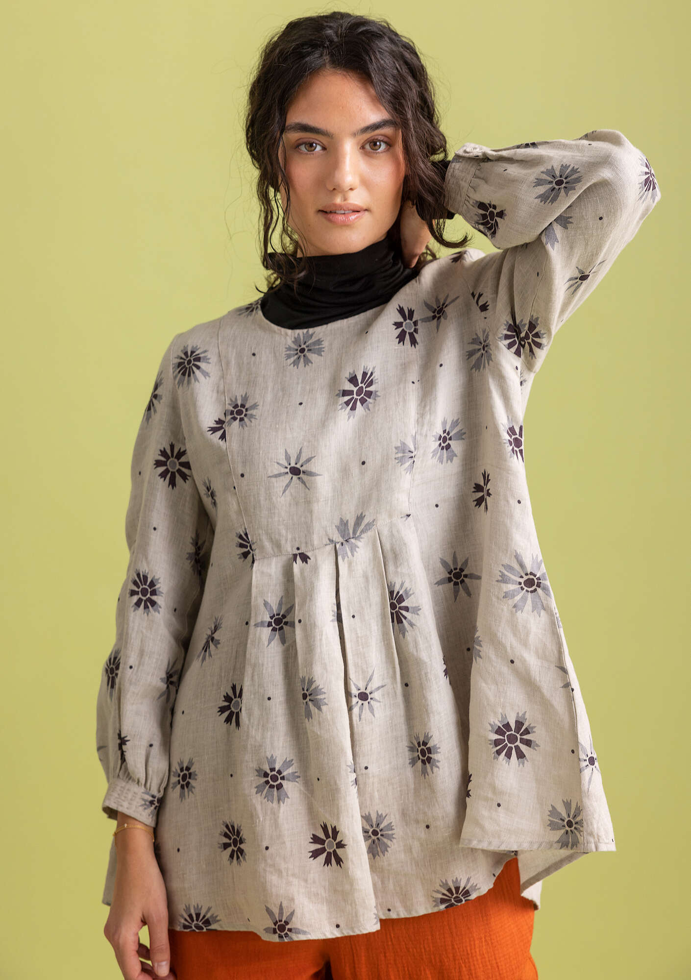 “Fiona” woven linen blouse dark natural/patterned thumbnail