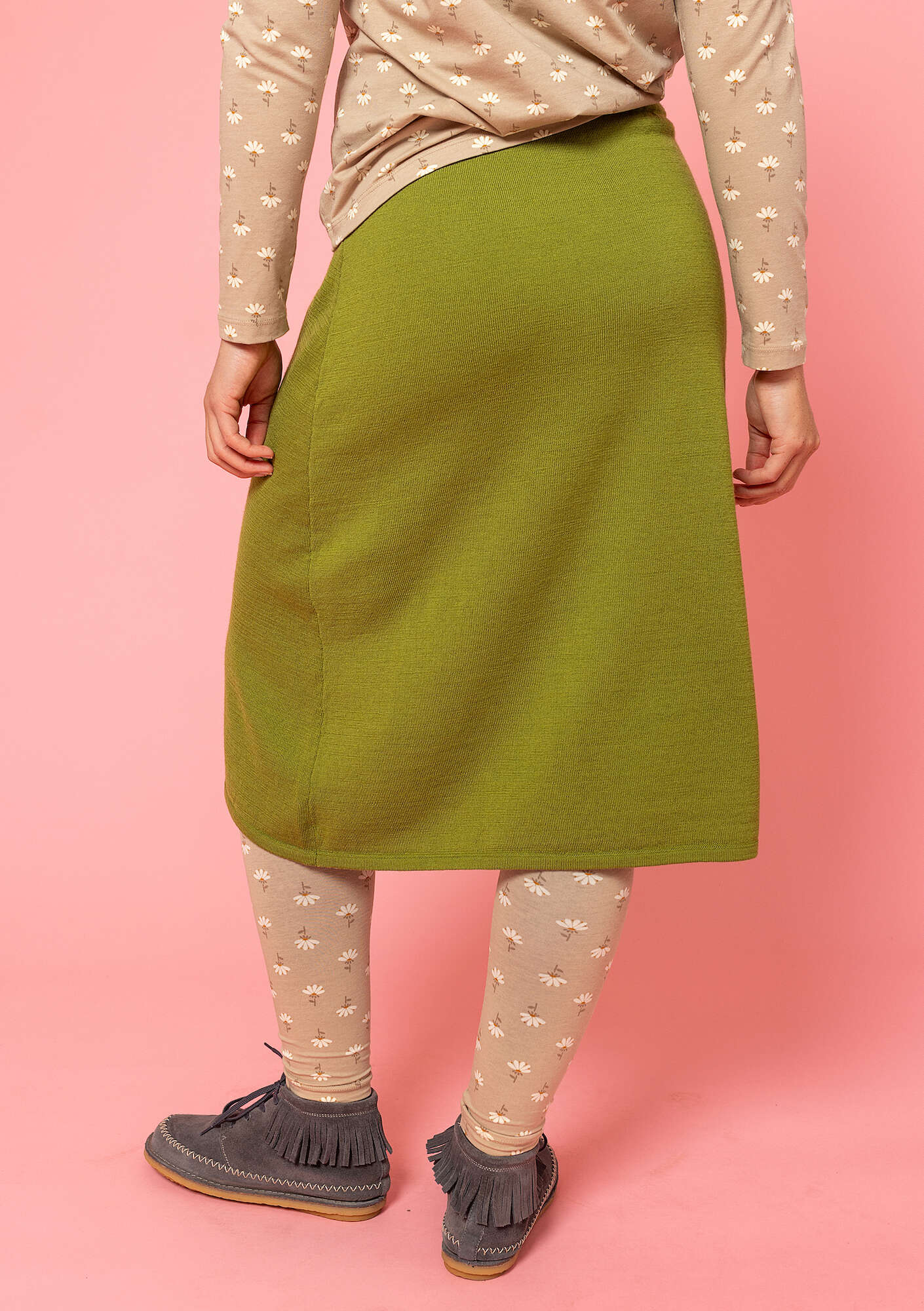Knitted wool skirt asparagus