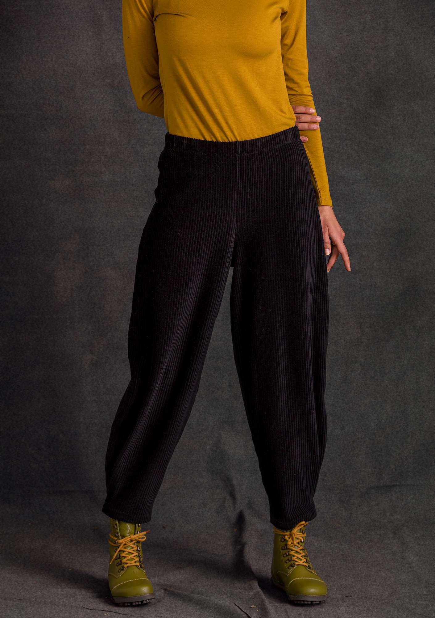 Velour trousers in organic cotton/recycled polyester/elastane  black thumbnail