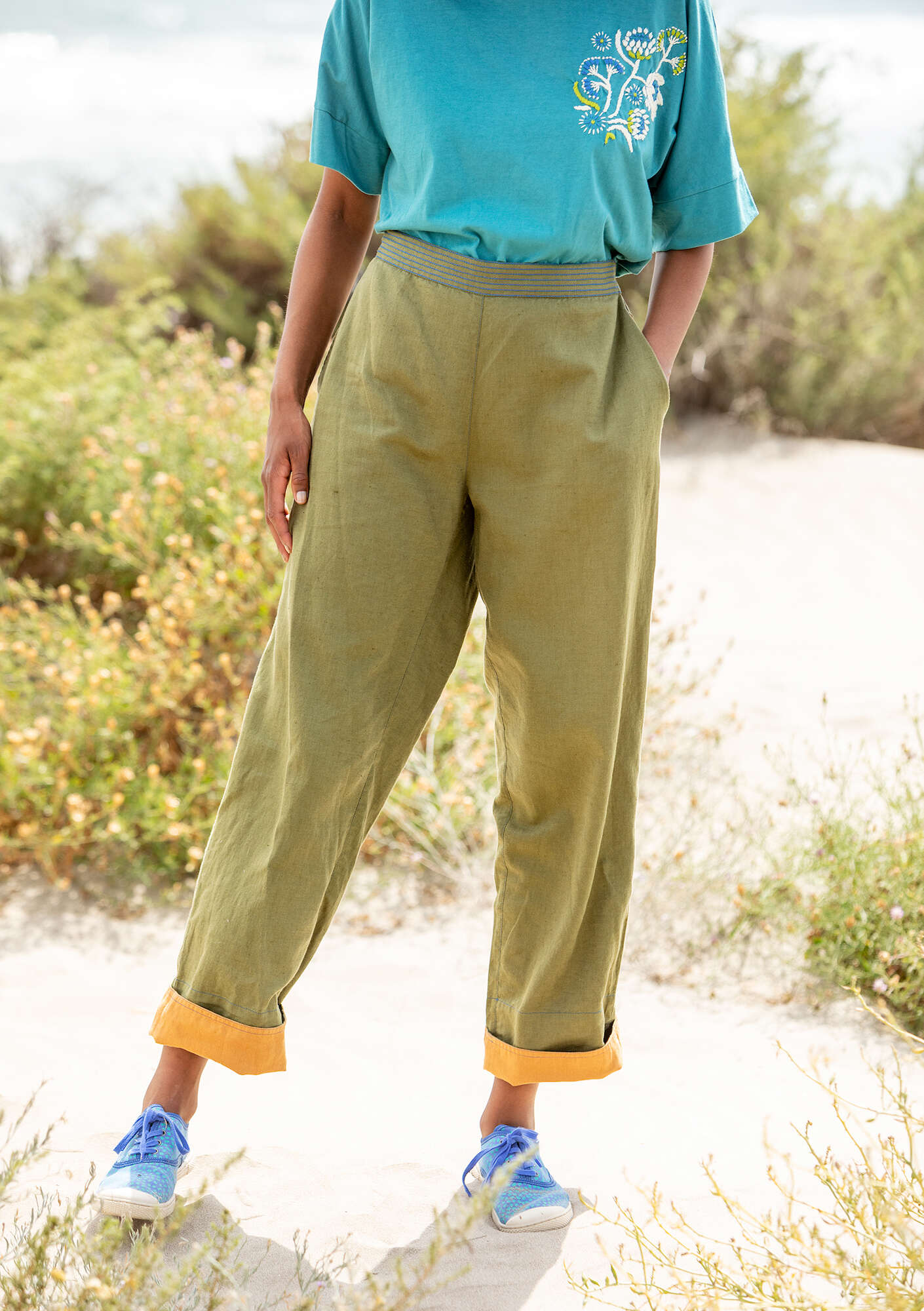 Woven “Safari” pants in organic cotton/linen cedar thumbnail