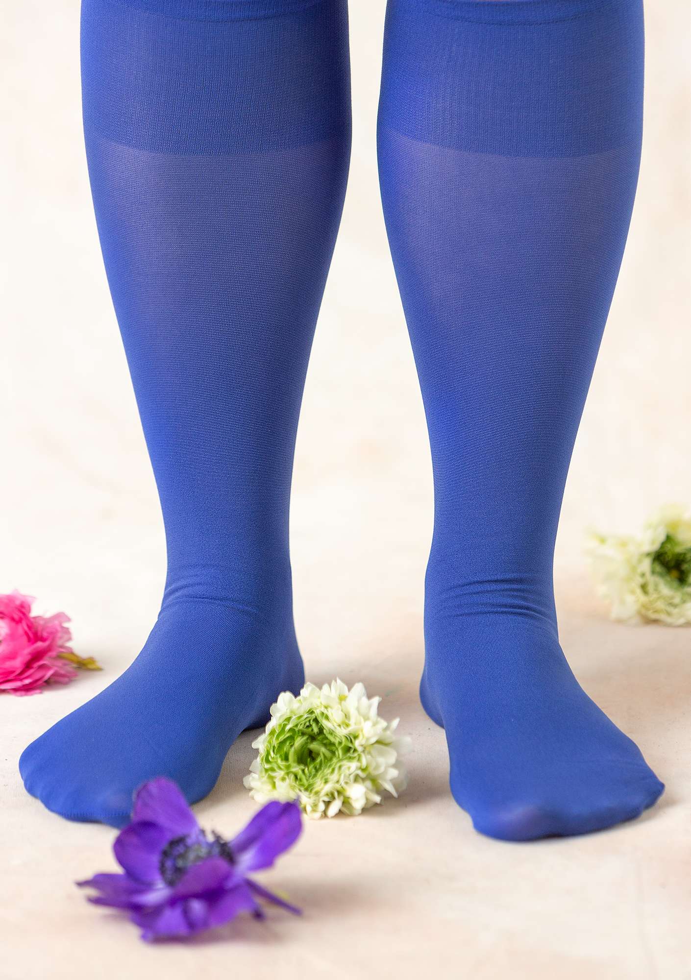 Solid-colour knee-highs in recycled polyamide klein blue