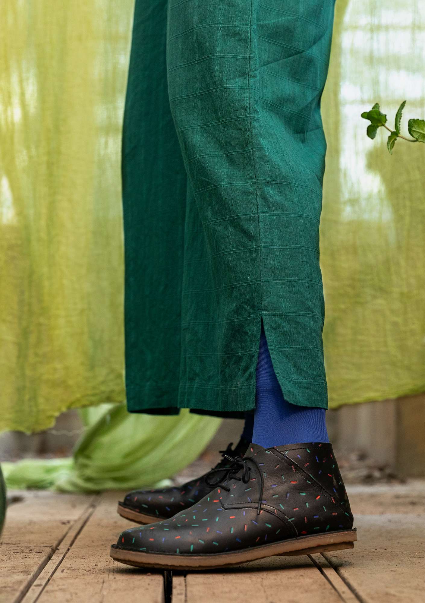 Vevd bukse i økologisk bomull og lin flaskegrønn thumbnail