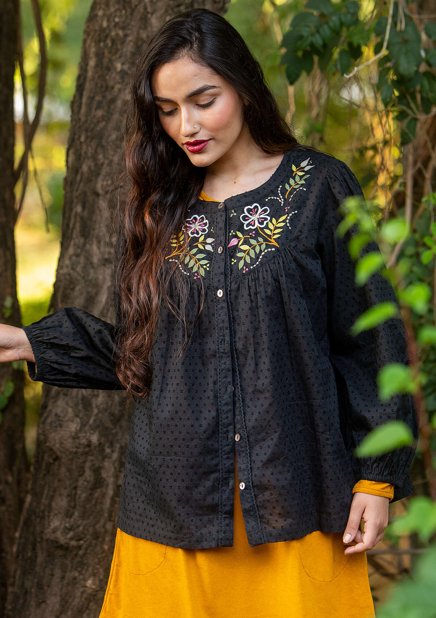  “Vera” blouse in organic cotton black thumbnail