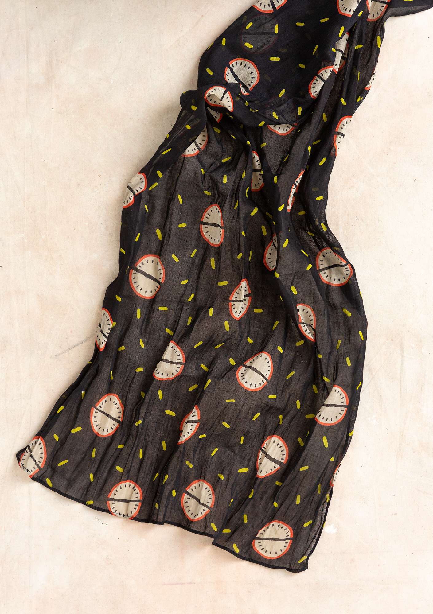 Tørklæde  Multi  i økologisk bomuld sort thumbnail