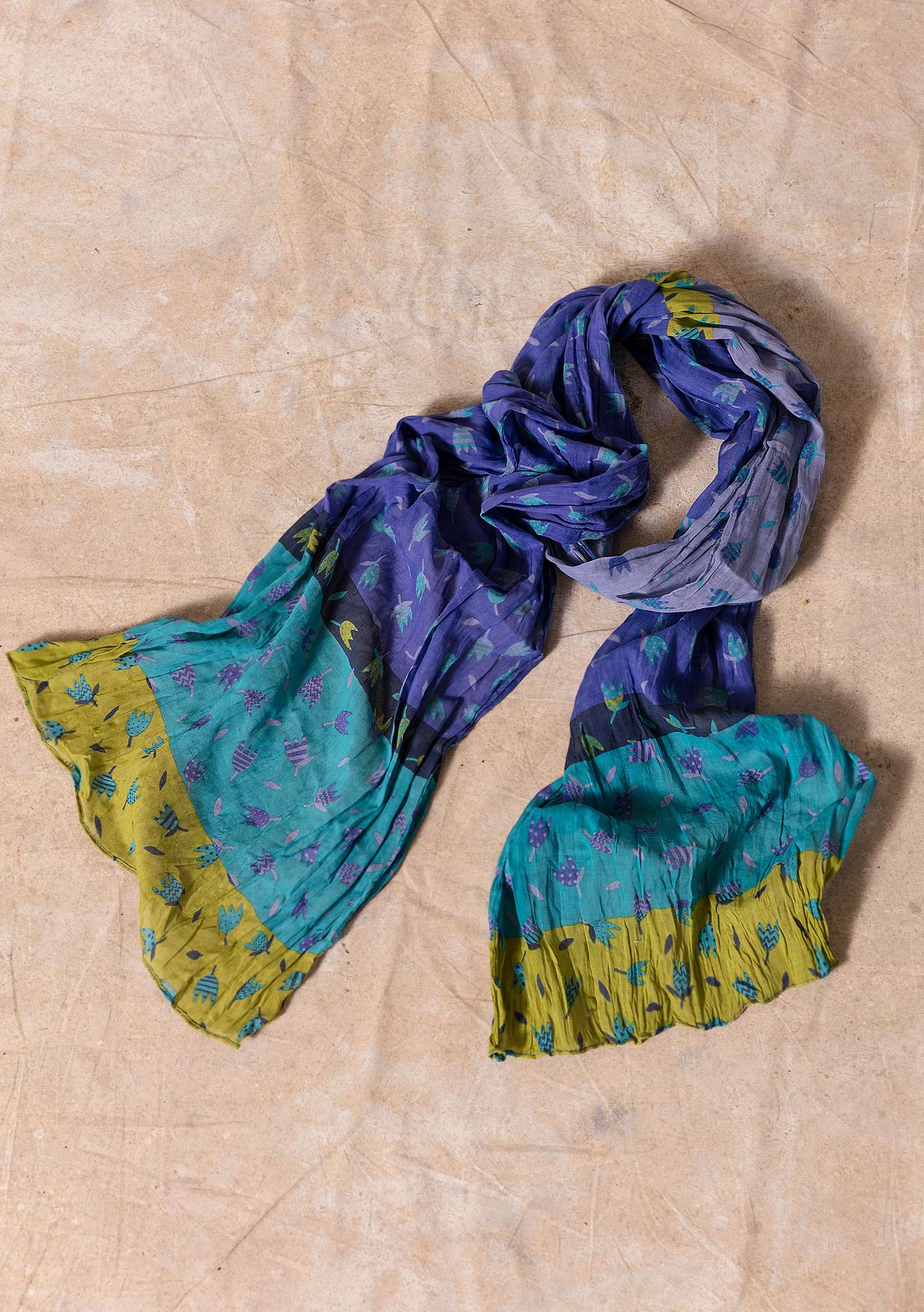 Serafina shawl sky blue/patterned