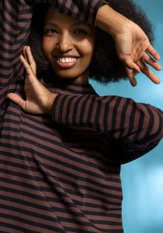 Striped organic cotton mock neck top - black/french roast