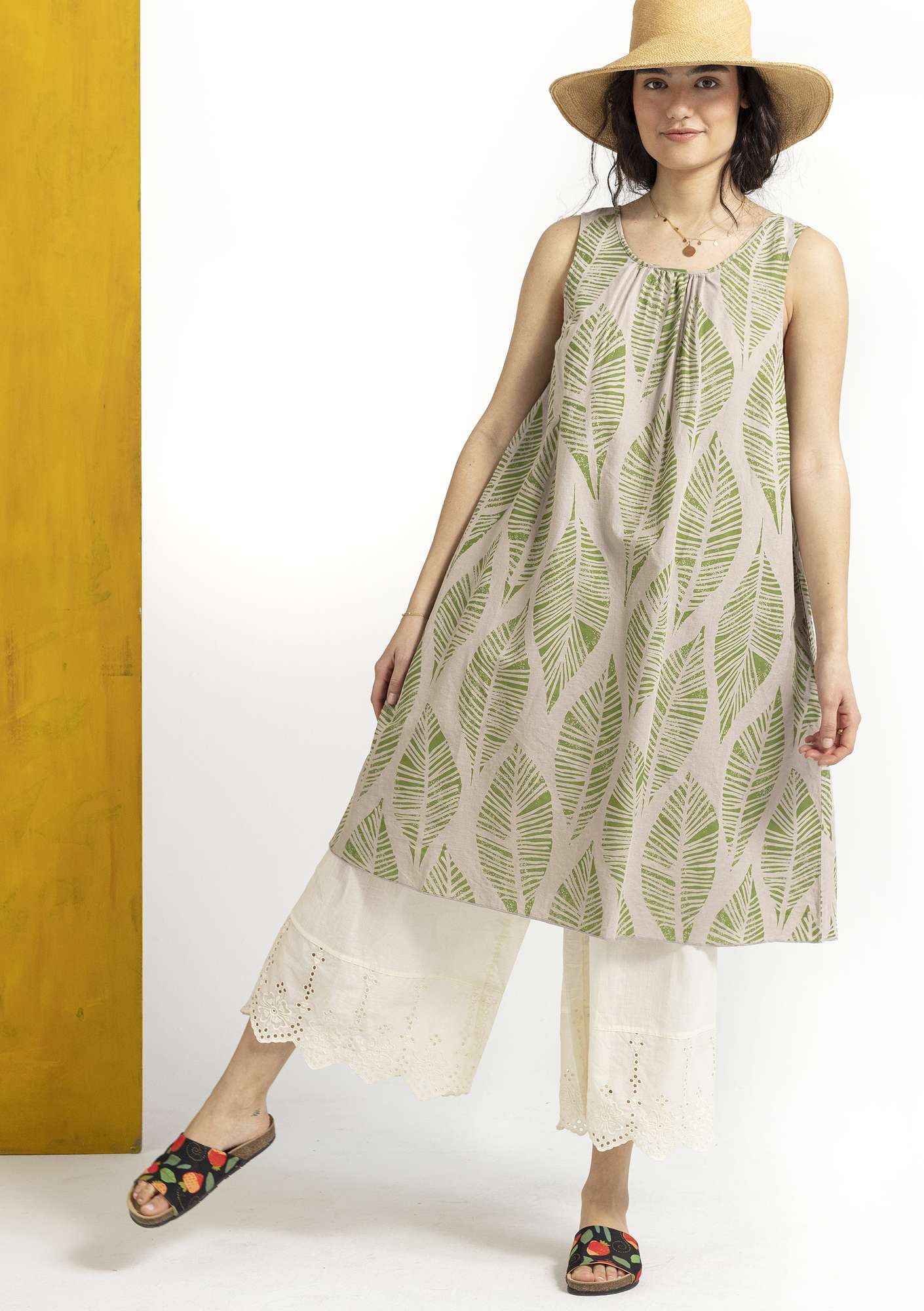 Vevd kjole «Decor» i økologisk bomull/lin naturmelert