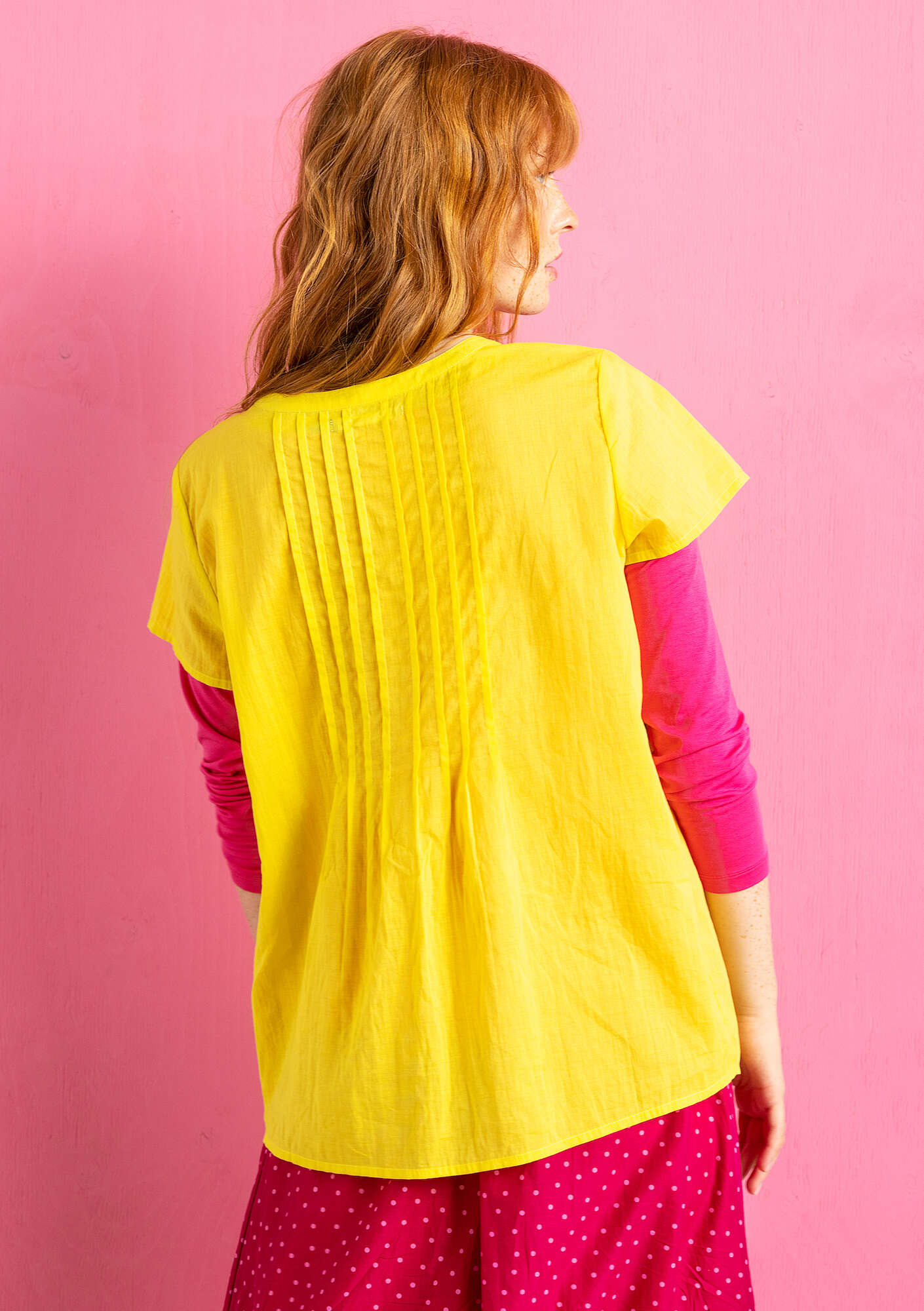 Short-sleeve “Pytte” blouse in organic cotton dijon thumbnail