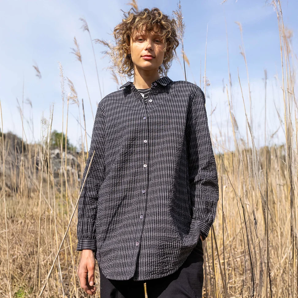 Webbluse „Wavy“ aus Bio-Baumwolle - schwarz