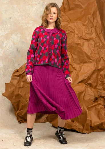 Florale Strickjacke „Hillevi“ aus Bio-/Recycling-Baumwolle - aubergine