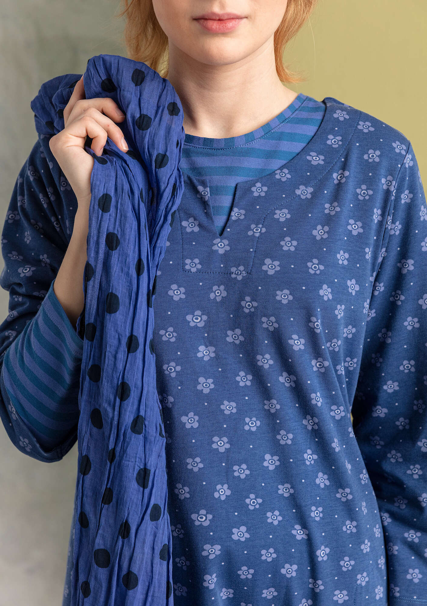 “Belle” jersey dress in organic cotton/spandex indigo blue/patterned thumbnail