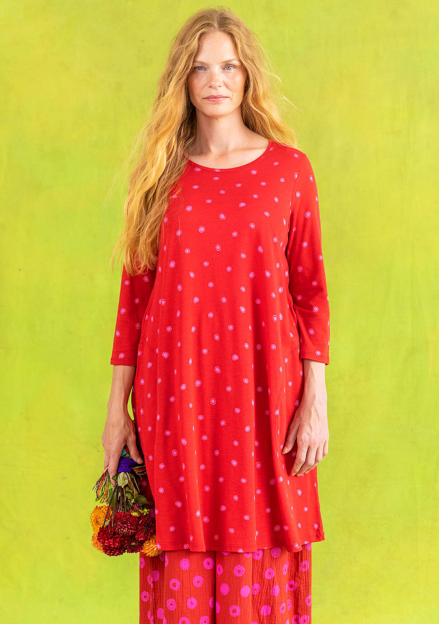 “Alma” jersey dress in organic cotton/modal parrot red thumbnail