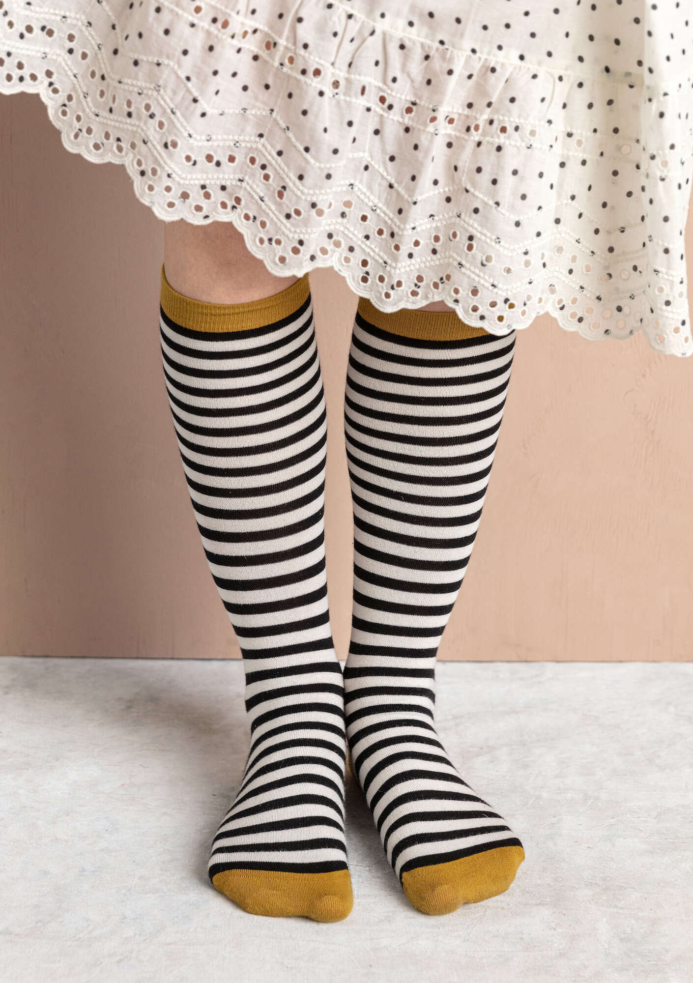 Striped organic cotton knee-highs black