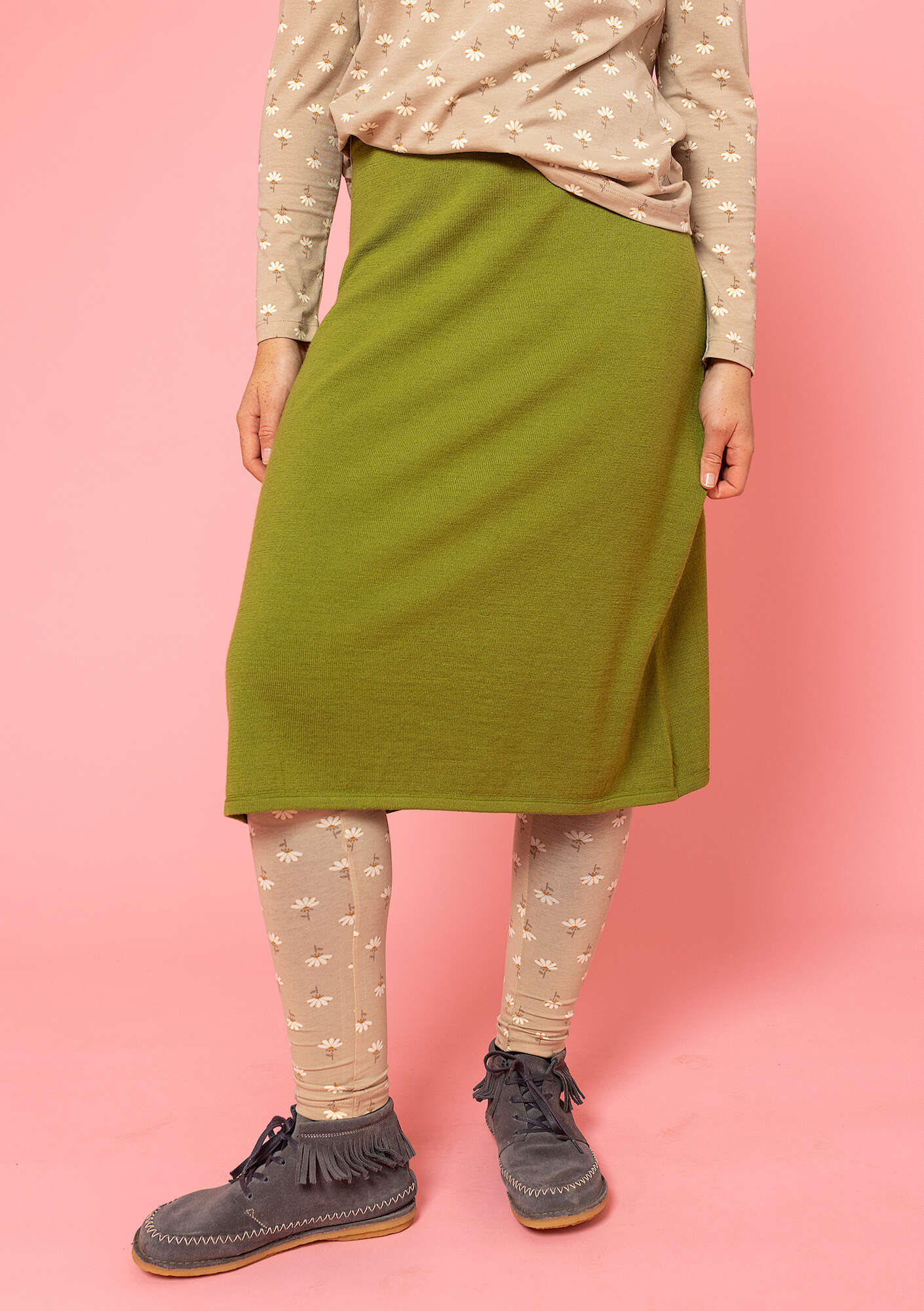 Knitted wool skirt asparagus