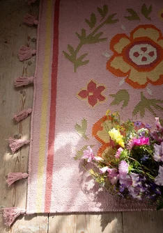 “Petals” kilim rug in organic cotton - ash pink