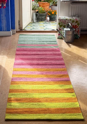 “Suiheisen” organic cotton hallway mat - rhubarb