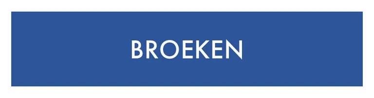 Een blauw blokje met de tekst 'Broeken' in het wit. 