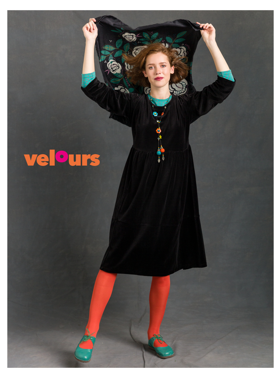 Velour dress in organic cotton/recycled polyester