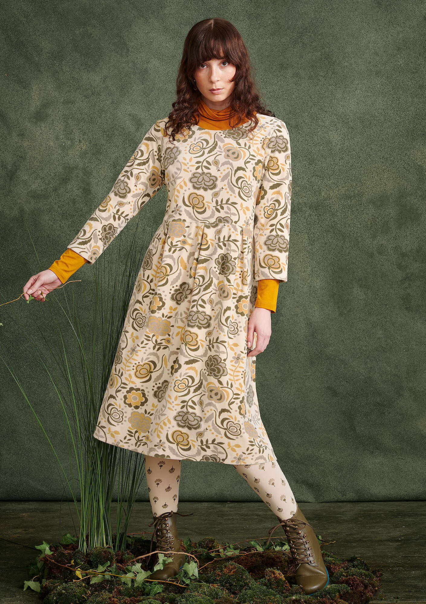 Robe  Orsa  en velours de coton biologique/polyester recyclé sable clair/motif thumbnail