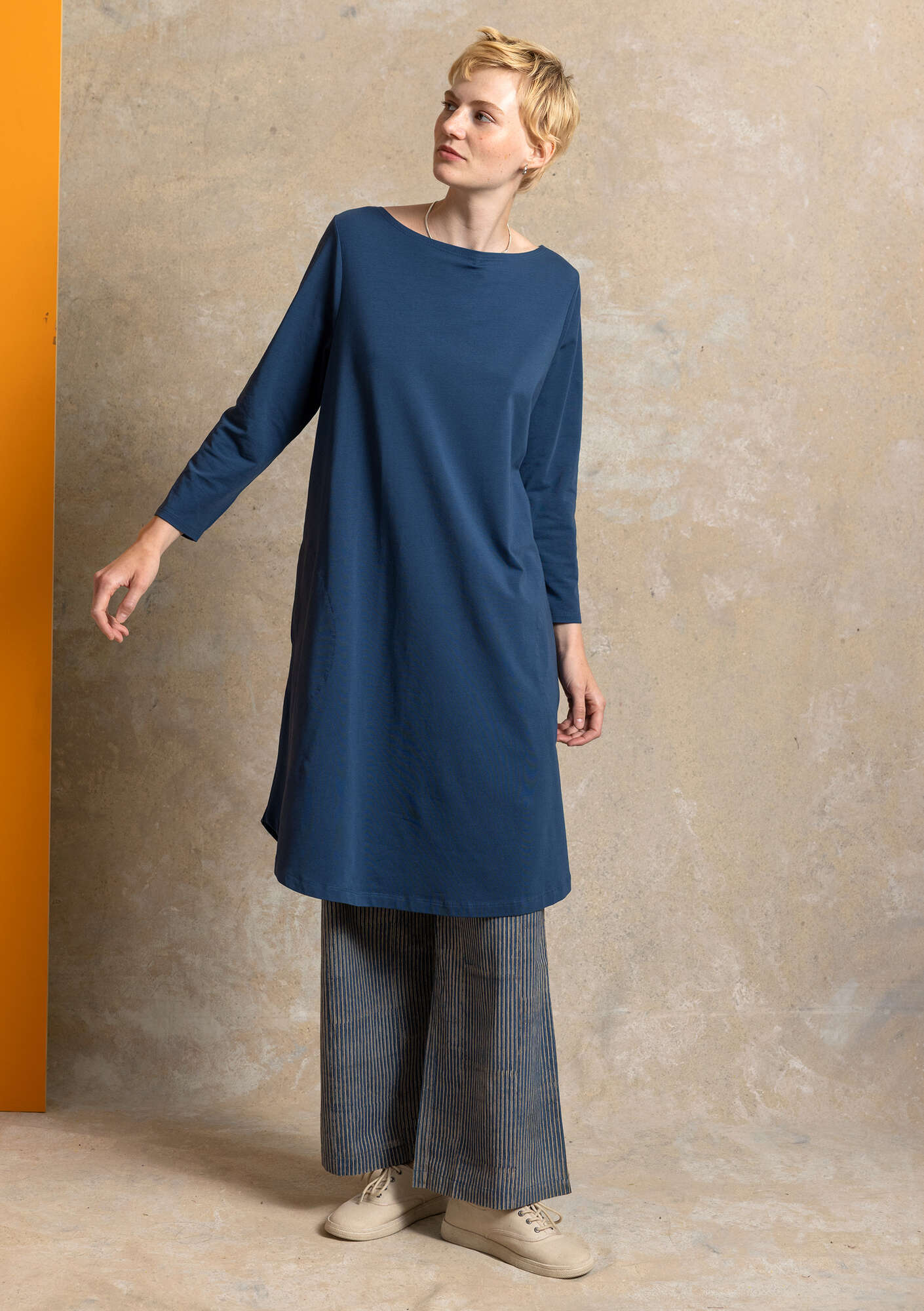 Theia” jersey dress in organic cotton/spandex gudrunsjoden.com