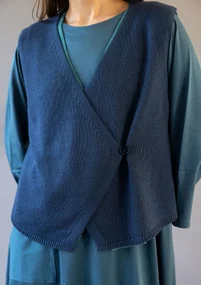 Knitted organic cotton/wool waistcoat - Pacific blue