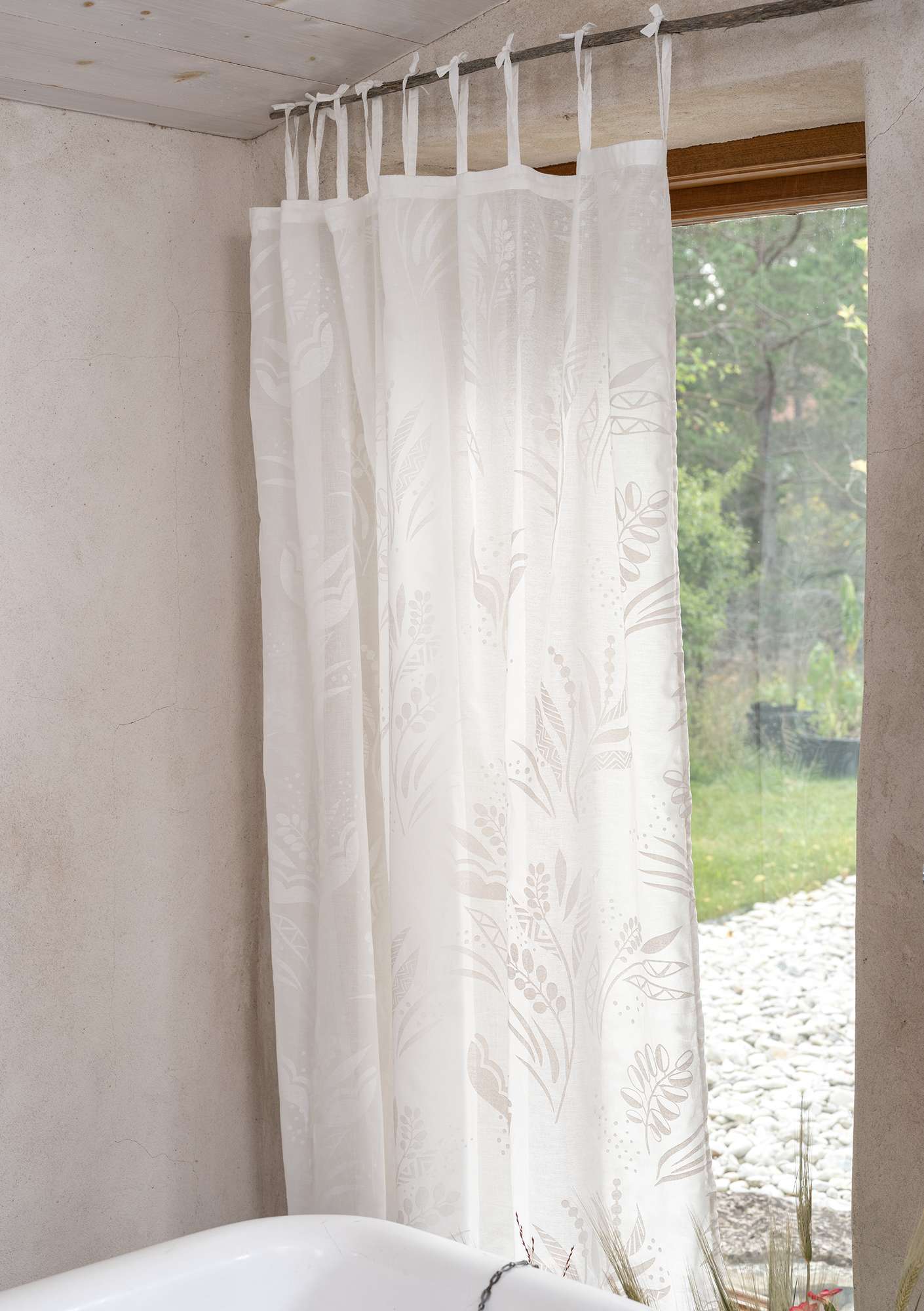 “Meadow” mid-length curtain made of organic cotton light ecru