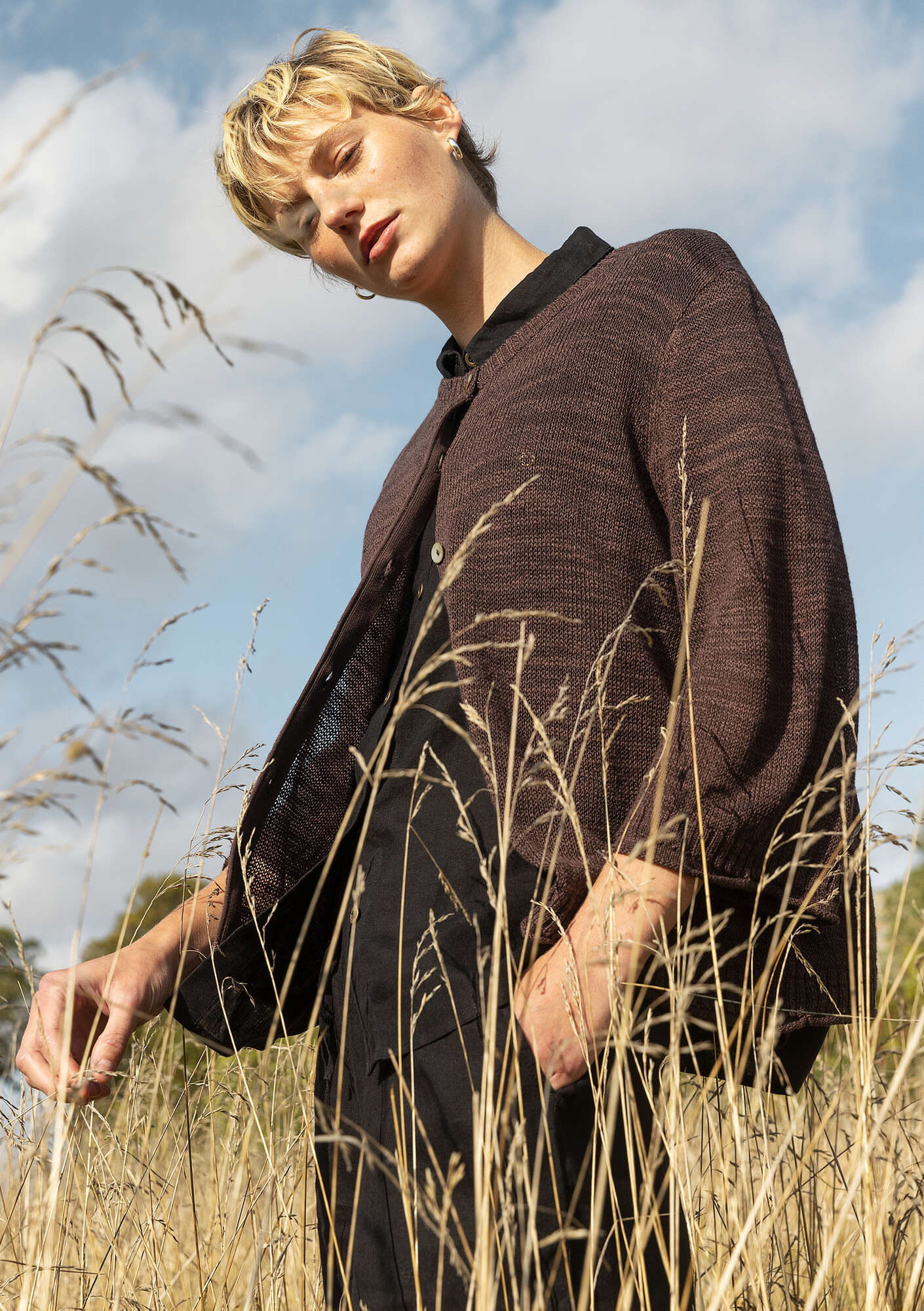 Cardigan in linen/organic cotton gudrunsjoden.com