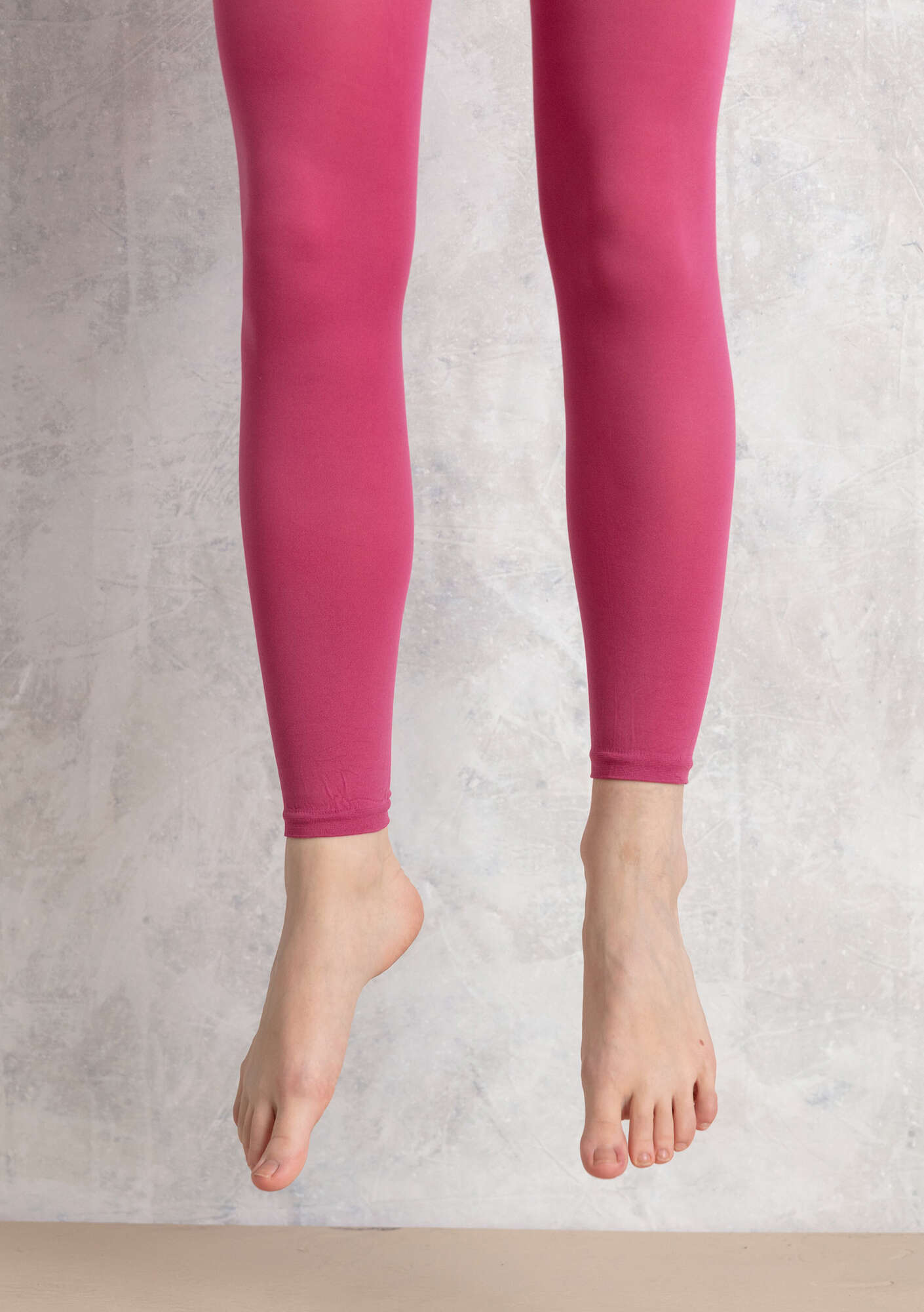 Enfärgade leggings i återvunnen polyamid rosa orkidé thumbnail