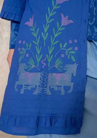 Besticktes Kleid „Fåle“ aus Bio-Baumwolle - brillantblau
