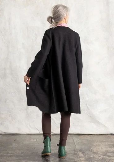Langstrickjacke aus gefilzter Bio-Wolle - schwarz