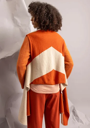 Strikket vest «Ray» i lammeullblanding - brent oransje/lys sand