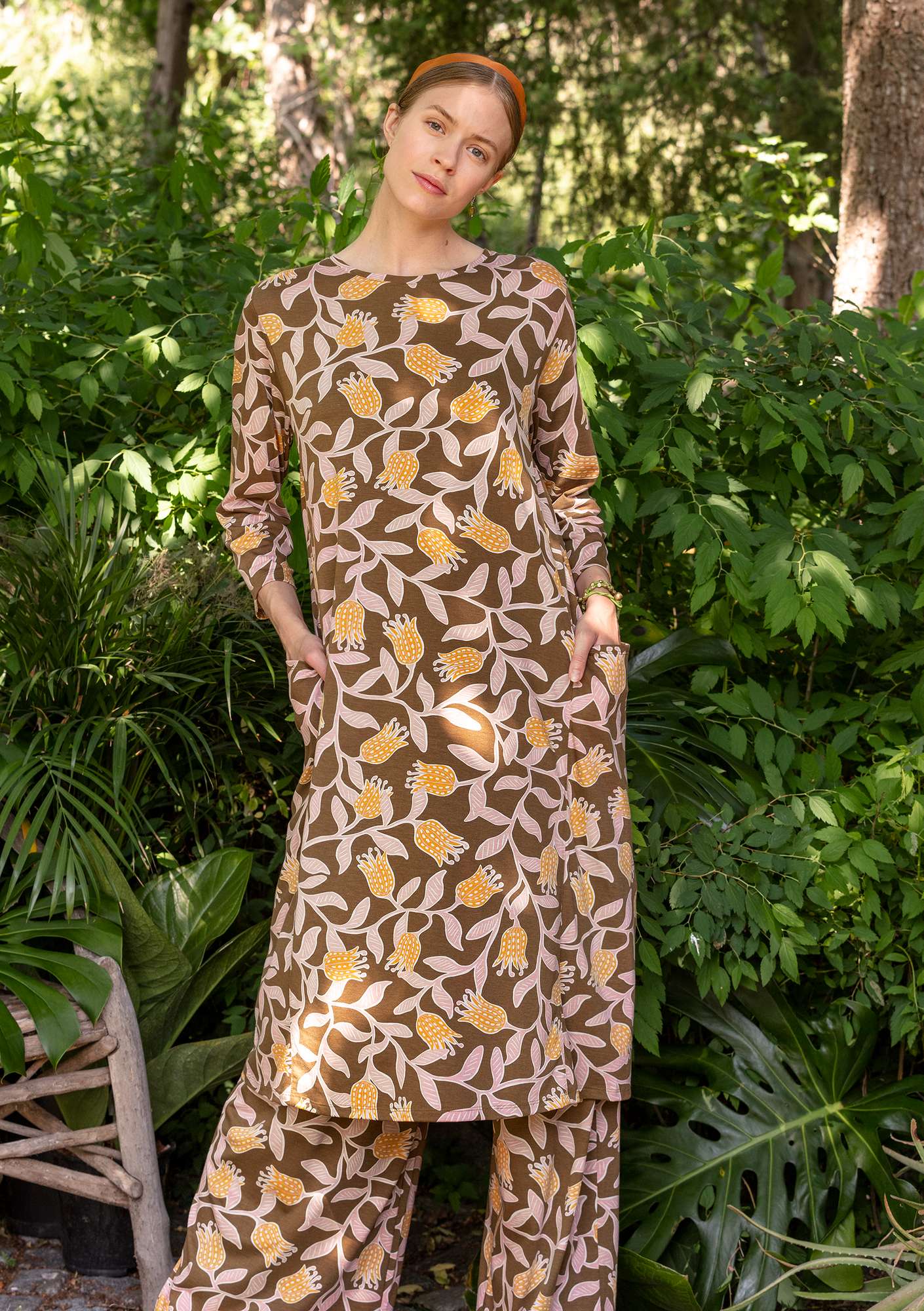 Tricot jurk  Azilal  van biologisch katoen/modal goudoker thumbnail