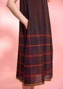 Gemustertes ärmelloses Webkleid aus Bio-Baumwolle - maulbeere