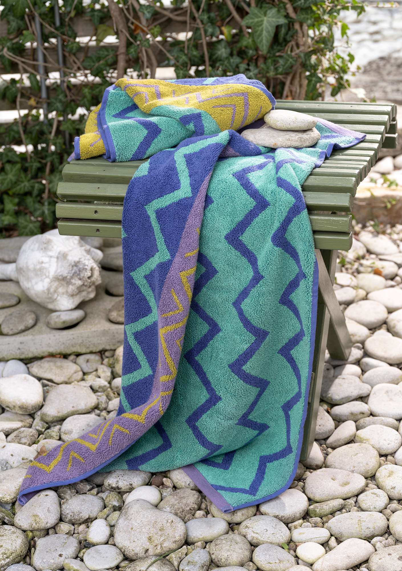 “Zig Zag” towel in organic cotton sky blue thumbnail