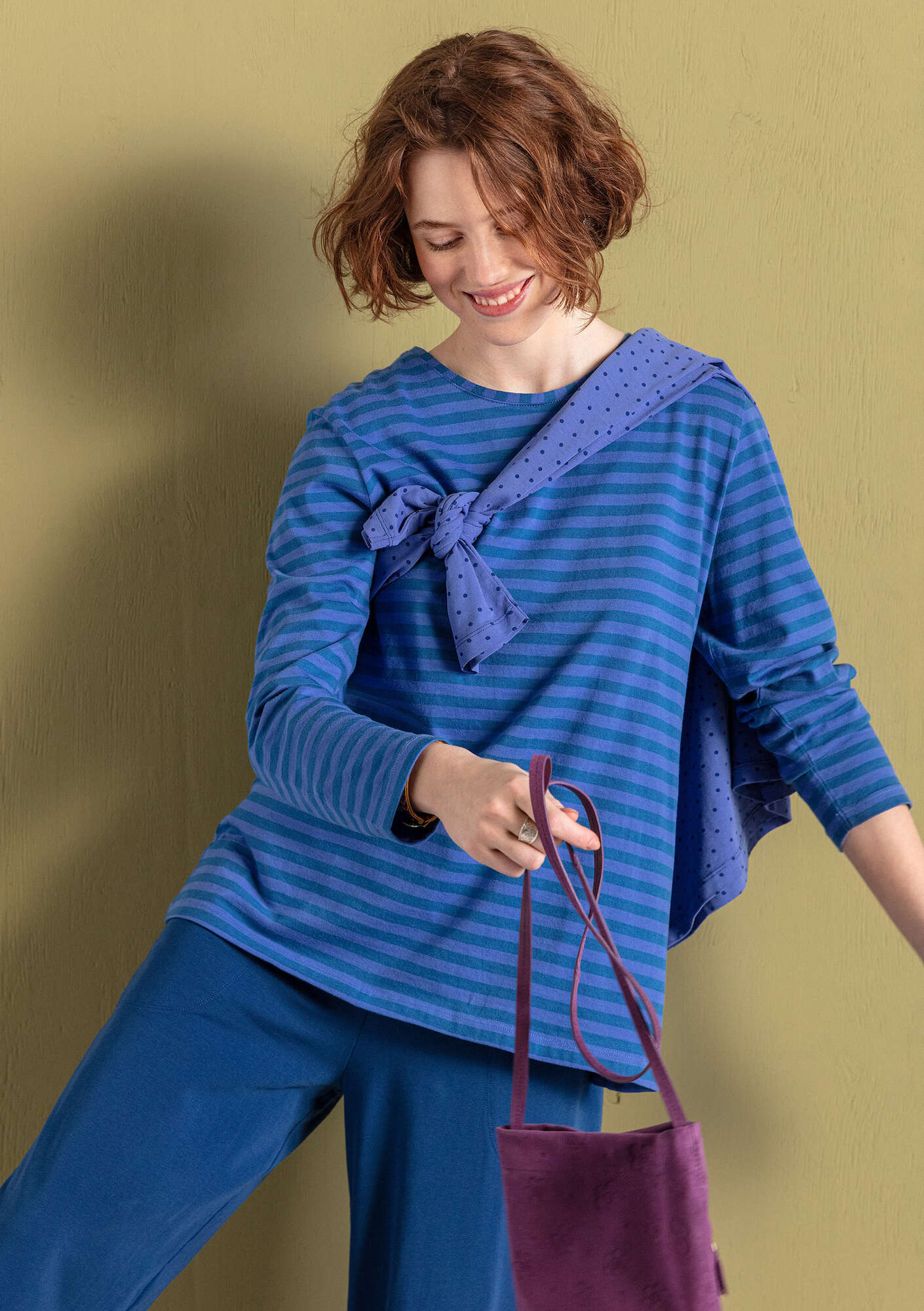 Basic-Streifenshirt aus Öko-Baumwolle indigoblau-himmelblau