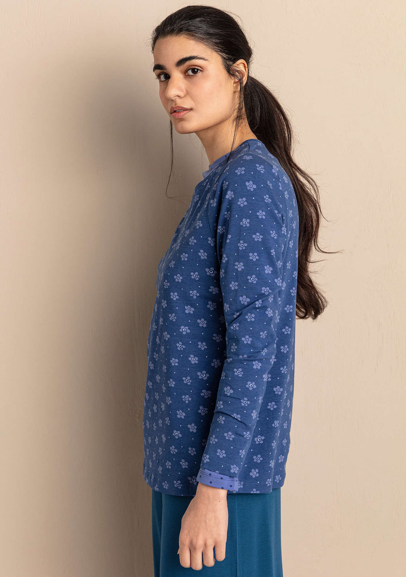 “Pytte” jersey top in organic cotton/spandex indigo blue/patterned thumbnail