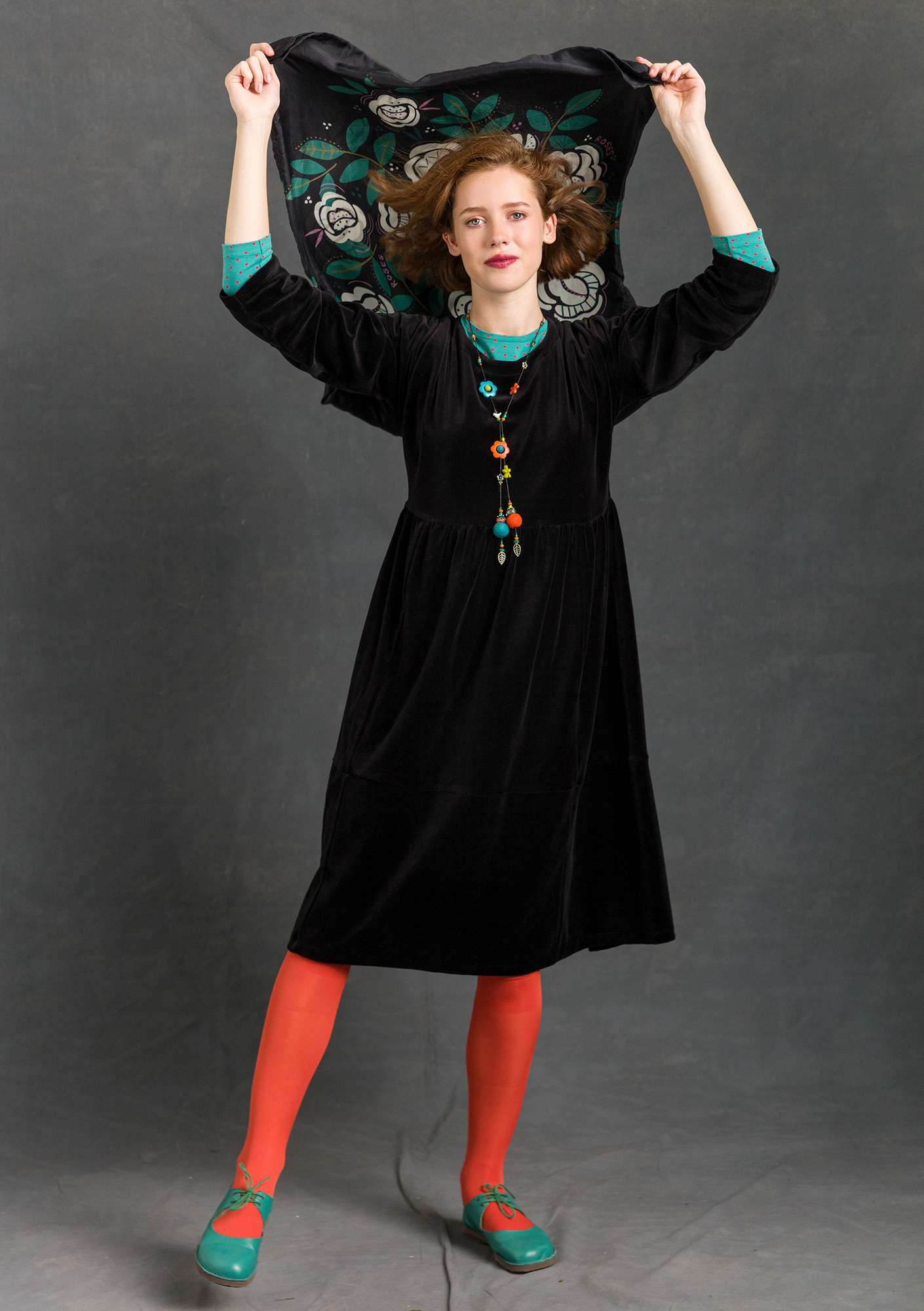 Velour dress in organic cotton/recycled polyester black