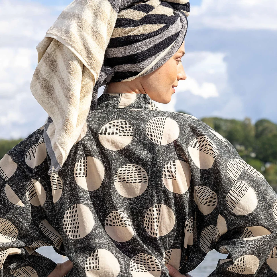 Serviette de douche "Sunset" en coton biologique - noir