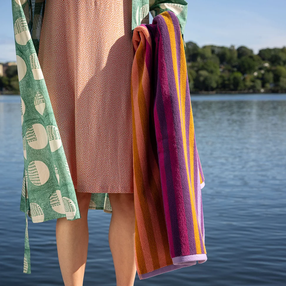 “Sunset” bath towel in organic cotton - cochineal