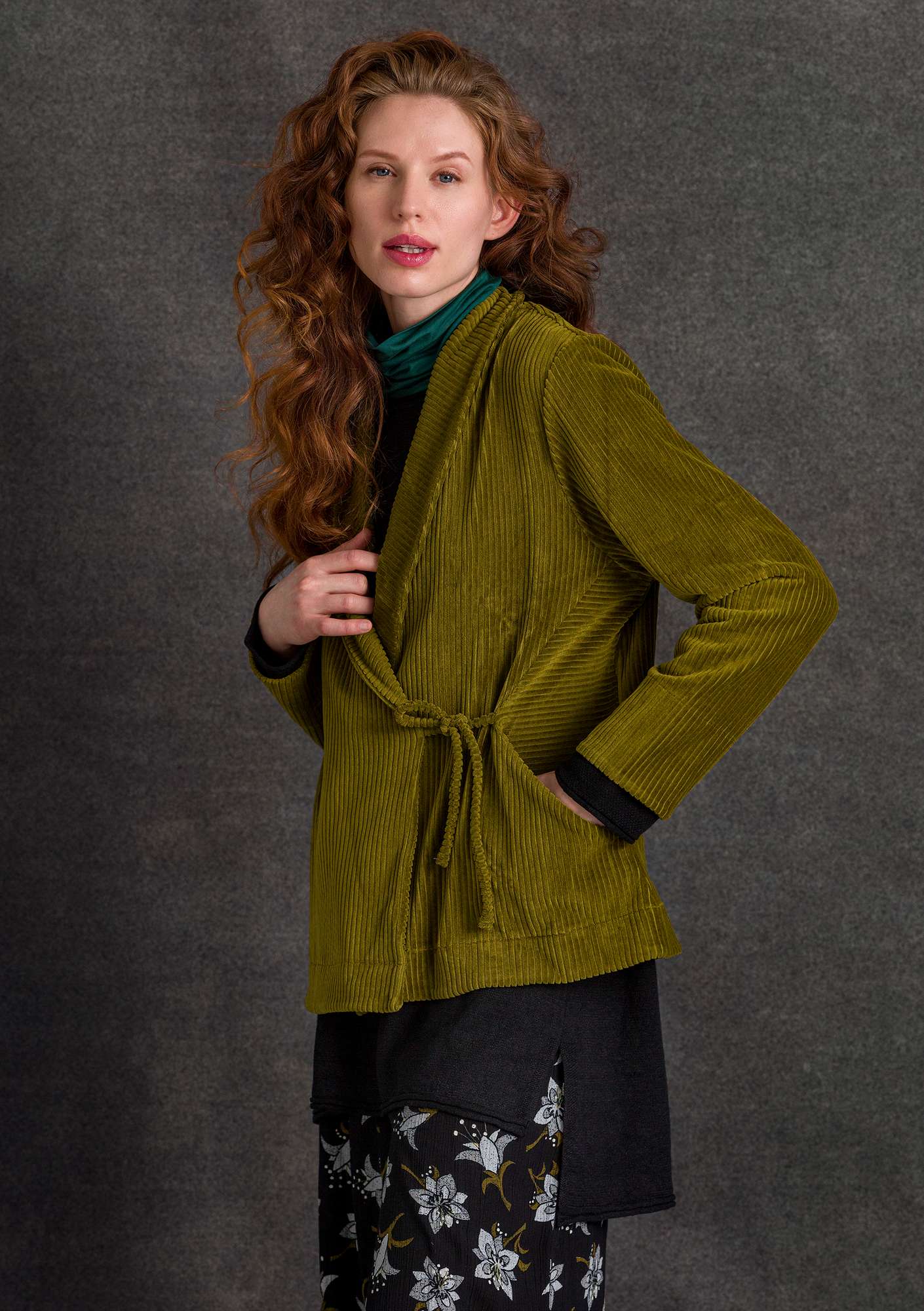 Velour cardigan in organic cotton/recycled polyester/spandex  dark olive thumbnail