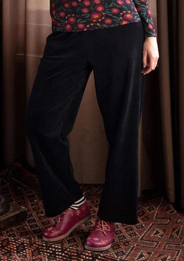 “Nora” velour pants in organic cotton/recycled polyester - black