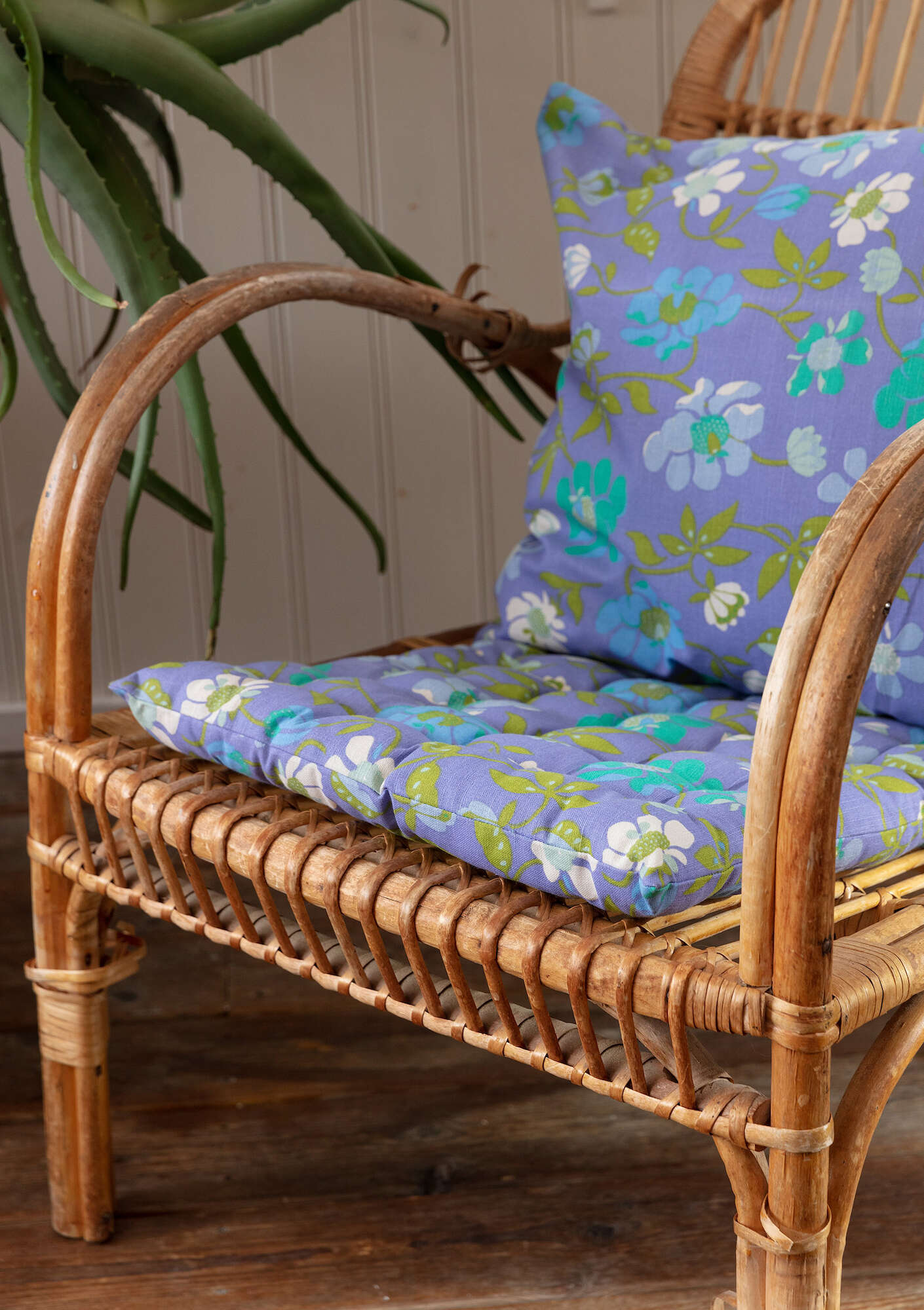 “Bloom” seat cushion in organic cotton dark lavender thumbnail