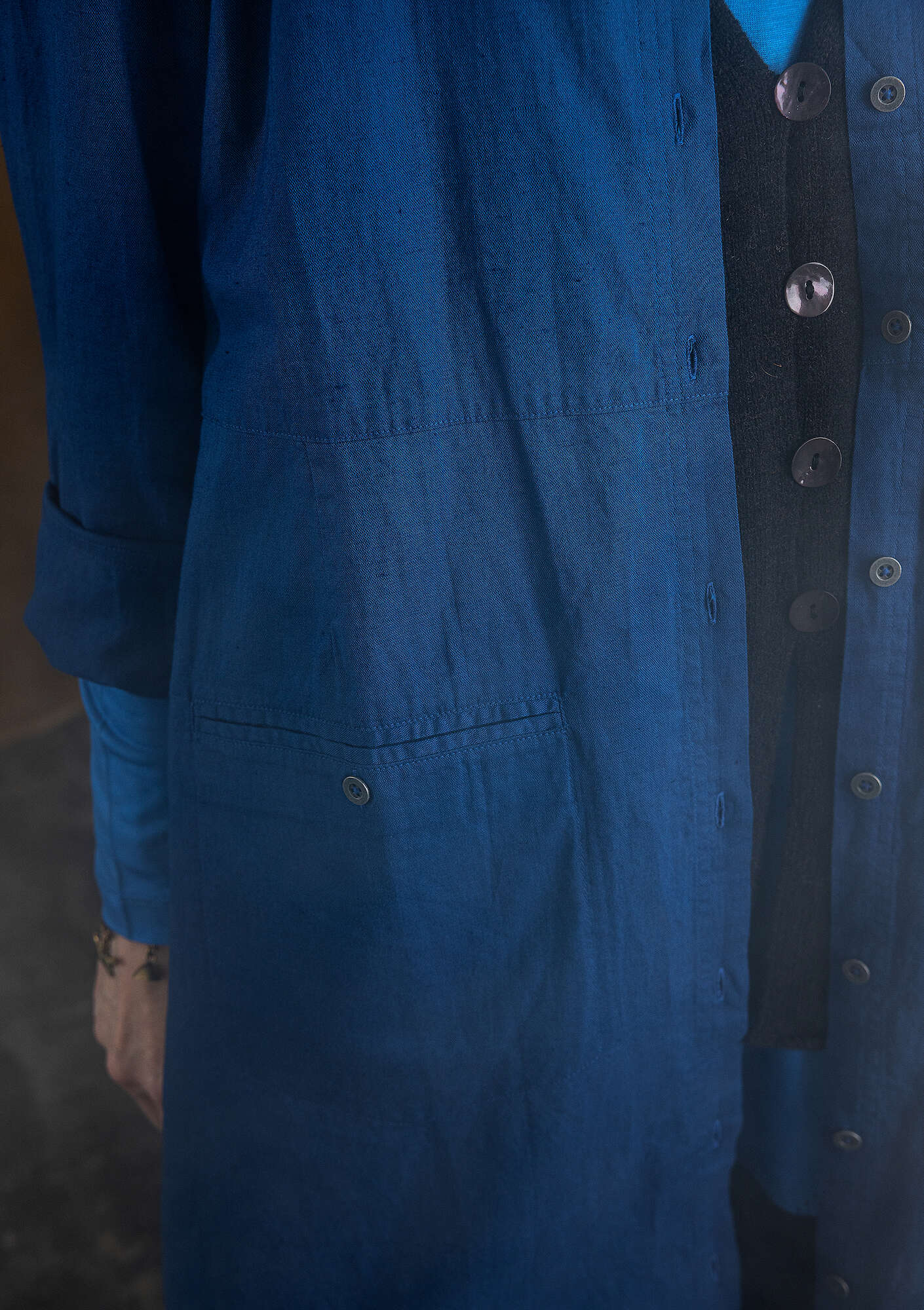 “Earth” dress in woven organic cotton/linen indigo blue