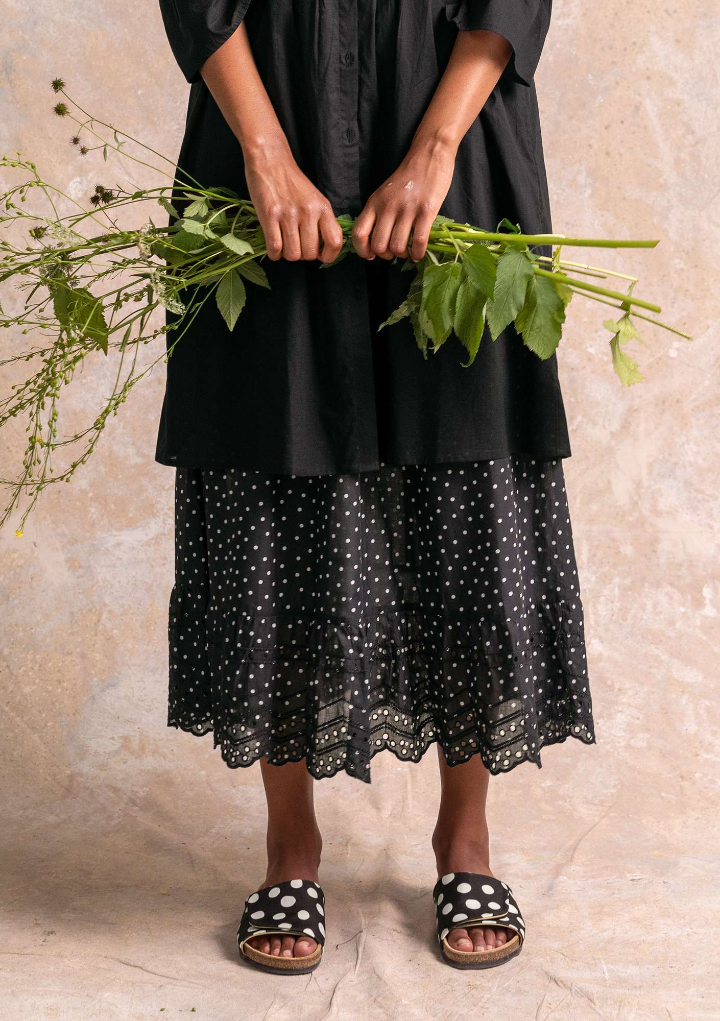 “Pytte” slip in woven organic cotton black/patterned