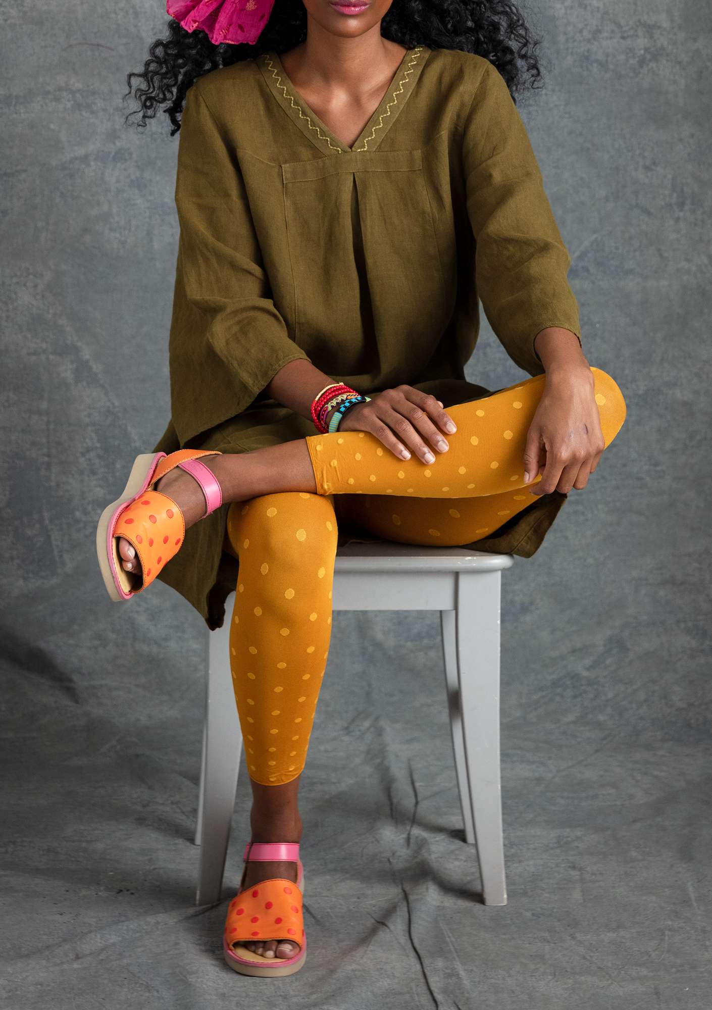 Dotted leggings in recycled nylon mustard thumbnail