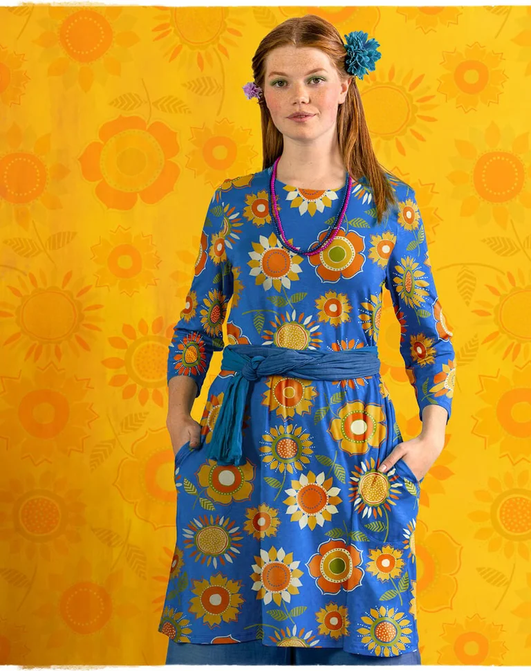 Get your "Sunflower" dress here »