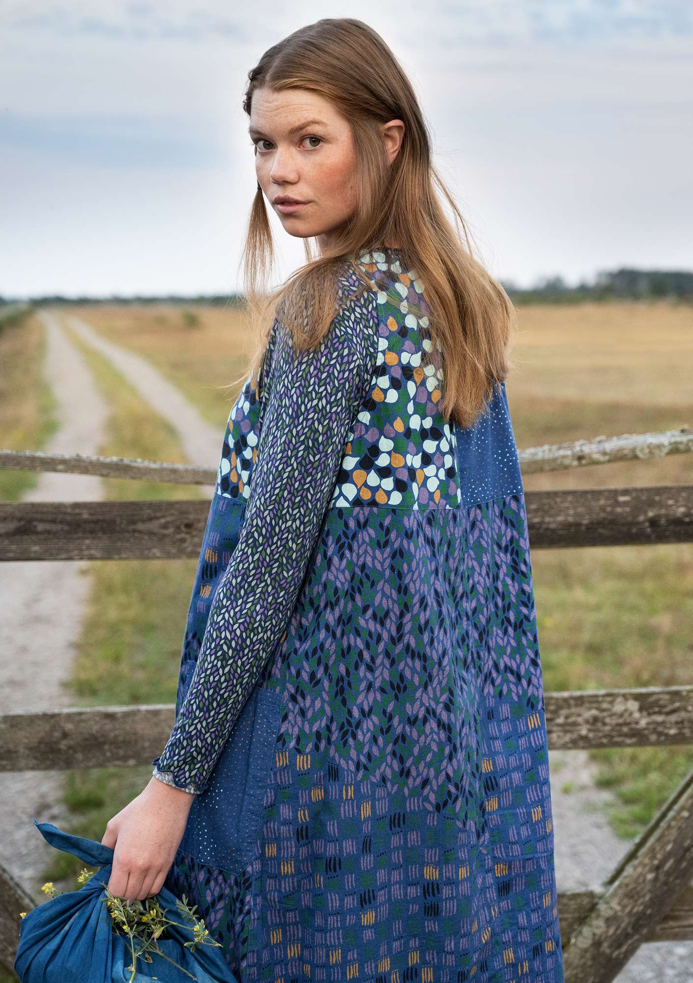 “Earth” dress in woven organic cotton/linen gray blue