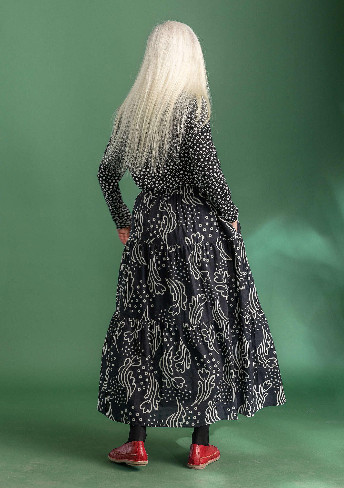 “Irma” woven ruffled skirt in organic cotton black