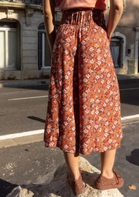 Webhose „Flora Flow“ aus Viskose - malve-gemustert